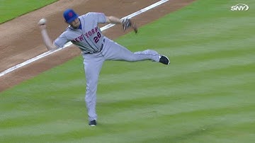 NYM@MIA: Murphy barehands bunt, fires to first