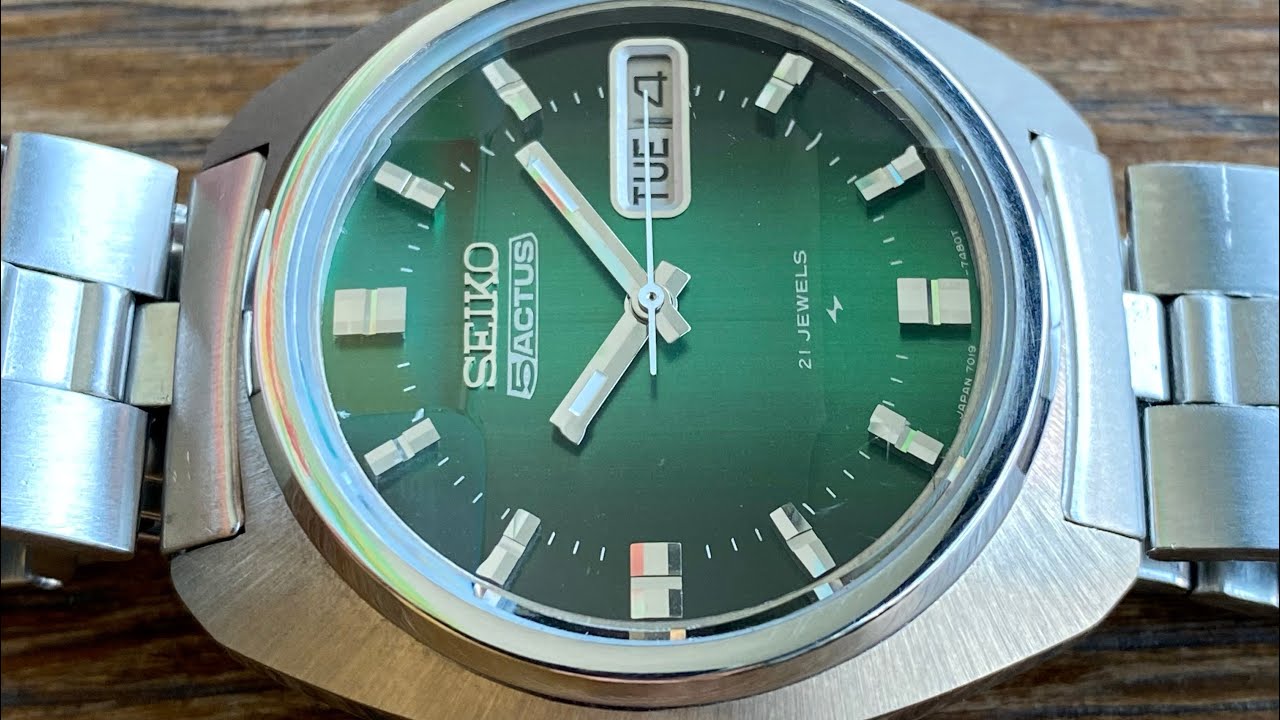 Vintage November 1974 Seiko 5 Actus 7019-7350 Automatic on