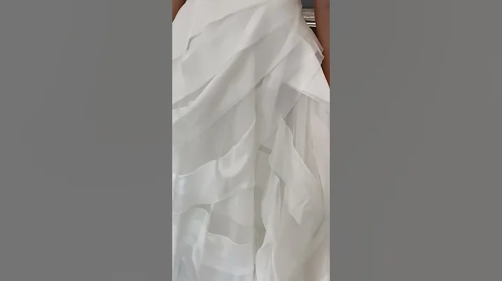 All in the Detail: Vera wang wedding dresses Yvette