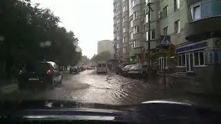 Видео Ливень, который обрушился в четверг на Кишинев, затопил улицы столицы от Sputnik Молдова, улица Тигина, Кишинёв, Молдавия