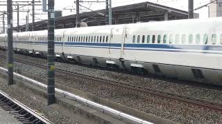 230408_121 掛川駅を通過する東海道新幹線N700系 X編成(N700a)