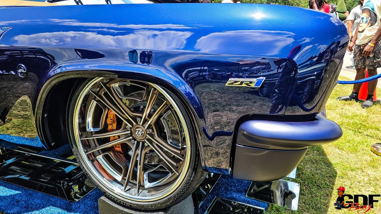 の*ち様 青いディストリビューター シボレー　インパラ Blue Off-Frame ZR1 1966 Impala with Apricot Bentley Leather. - YouTube
