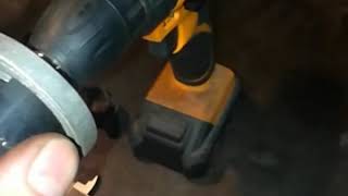 видео: Сальники свечных колодцев VQ35DE картинка: Сальники свечных колодцев VQ35DE