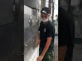 Fazendo uma limpeza do ambiente antes de iniciar as atividades no trabalho 👍🤣