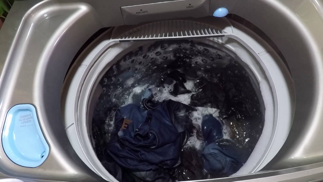 washing jeans in machine