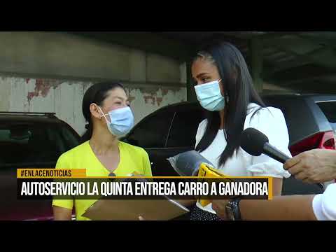 Autoservicio la Quinta entrega carro a ganadora