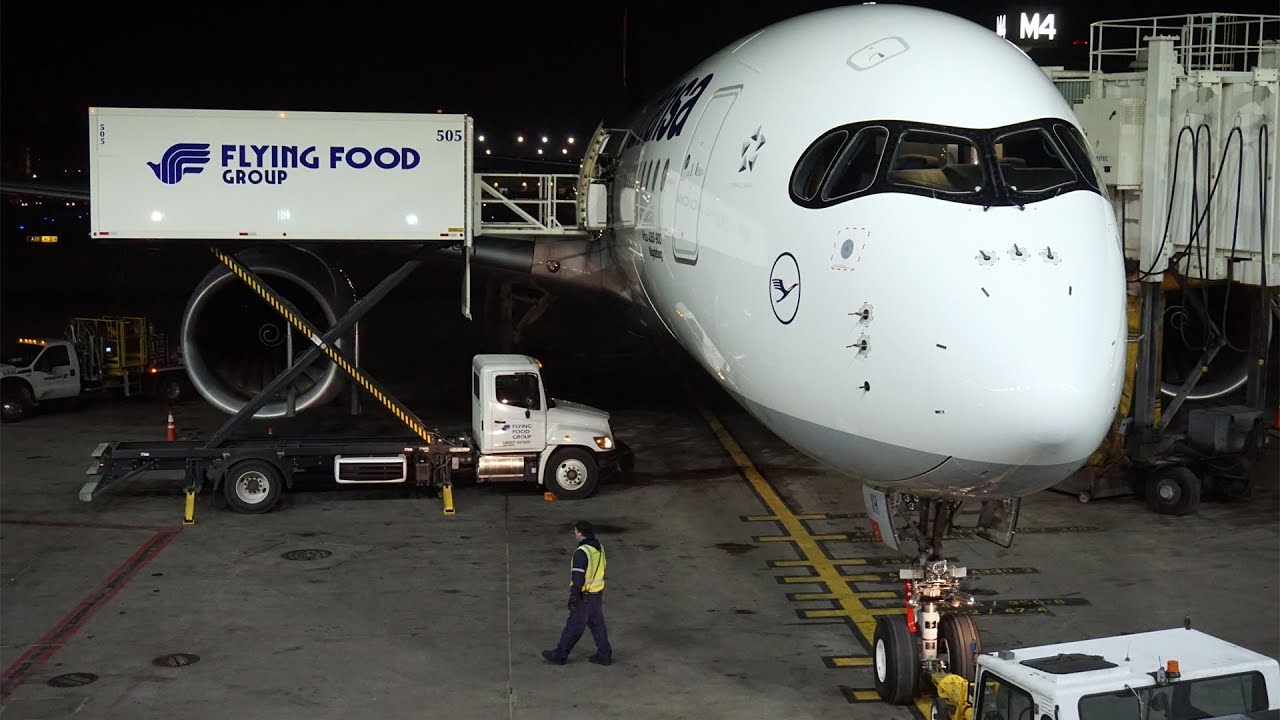 Walking tour of Chicago O'Hare Terminal 5 International