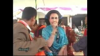 Kecik - Kecik - Walang Kekek Tayub Gandrung Ngesti Laras / Nyi. Wantika & Nyi. Mirahwati