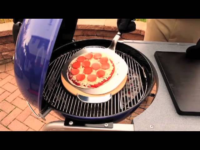 Bedankt je bent Wreedheid Weber Gourmet BBQ System pizzasteen met draagbeugel - zo werkt het - YouTube
