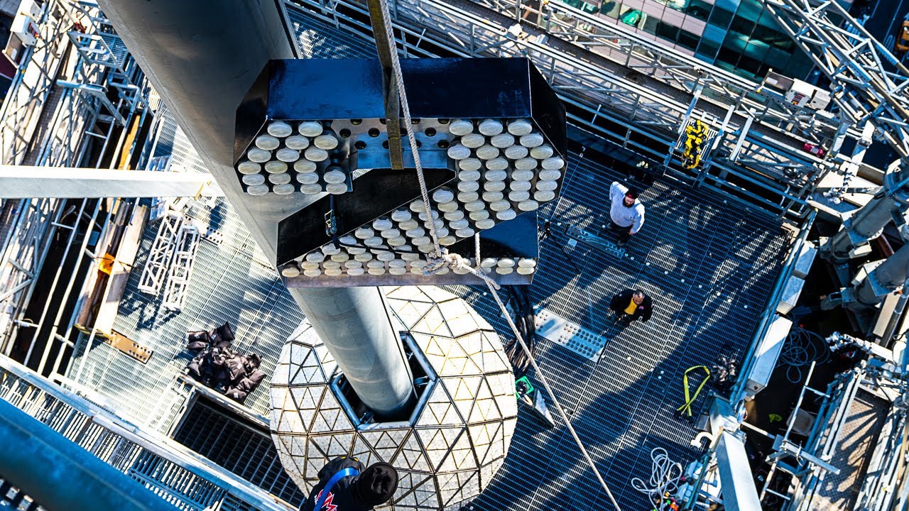 2-0-2-2 Numerals Installed Atop One Times Square