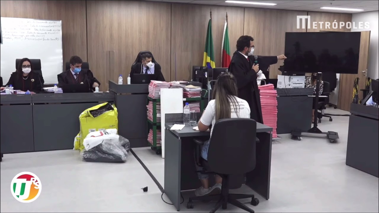 Juiz repreende advogado no júri da Boate Kiss: “está constrangendo a mim”