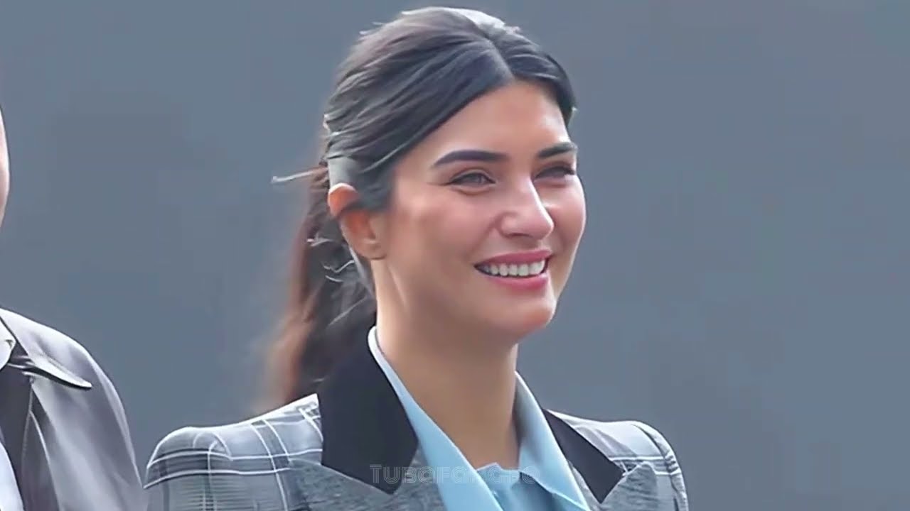 Amazing Tuba Büyüküstün - Valentino 2026 Paris FW #tubabüyüküstün #parisfashionweek 