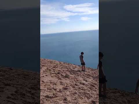 Video: Unde este lacul frumos din Michigan?