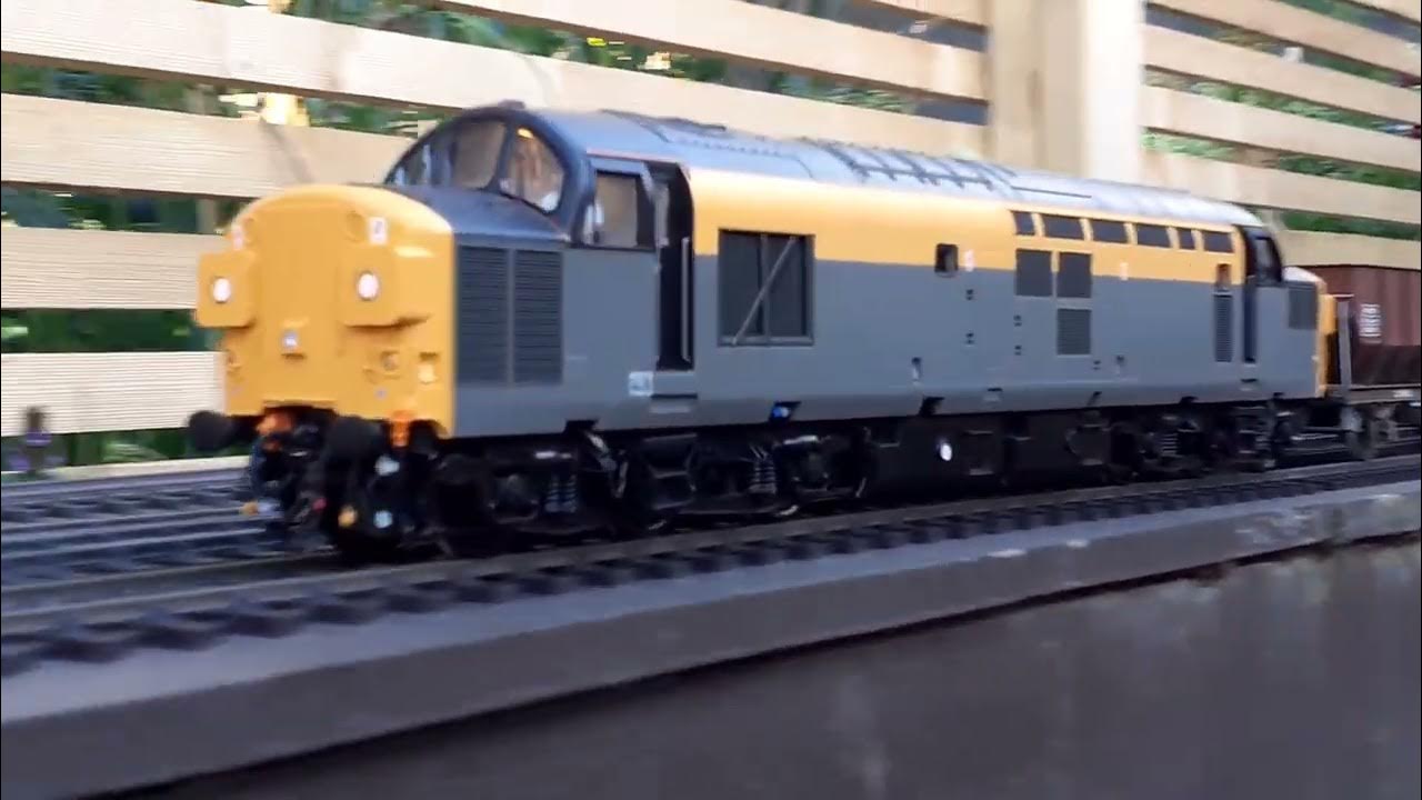O gauge heljan class 37 0 with loksound xl v5 youtube