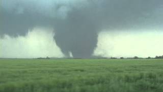 TORNADO VIDEO !!! Girard, Kansas - May 4th, 2003