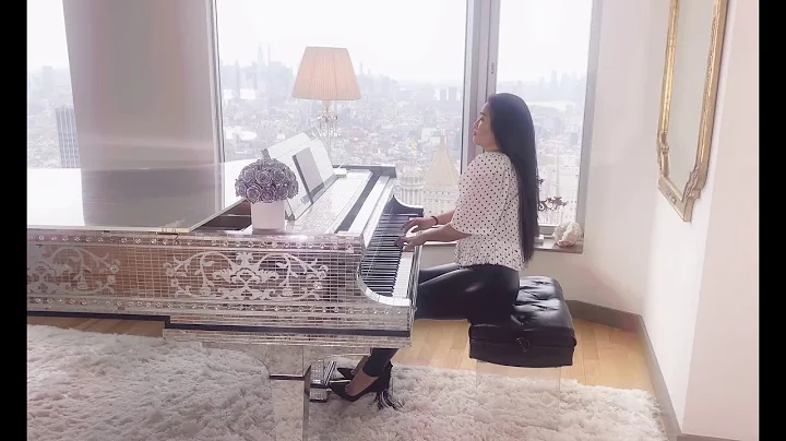 No Limit on Liberace’s Glass Touring Piano