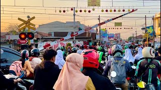 WORKING HOURS ARE ALWAYS BUSY!!!, Pondok Ranji Railway Crossing