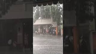 Biglang Buhos Ng Lakas Ng Ulan Binaha Tuloy..
