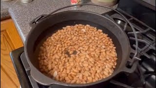 OLD FASHIONED Pinto Beans & Ham Hocks & Cracklin' Cornbread!) #beansrecipes #crackling #cornbread  