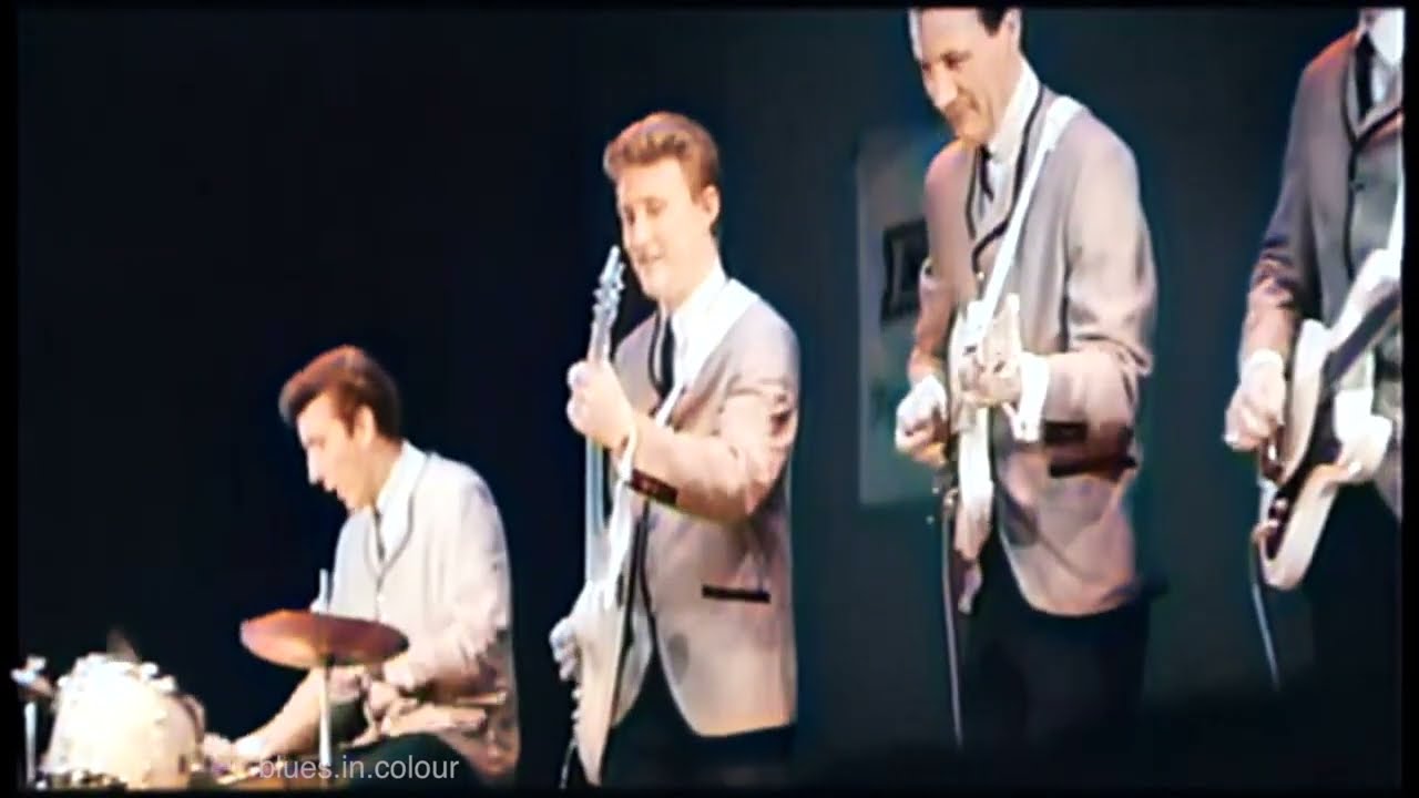 The Ventures - Wipe Out live [Colourised] 1965 - YouTube