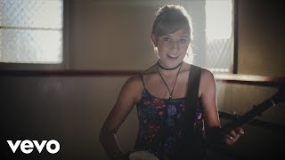 Video thumbnail of "Ashleigh Dallas - Feel The Beat"