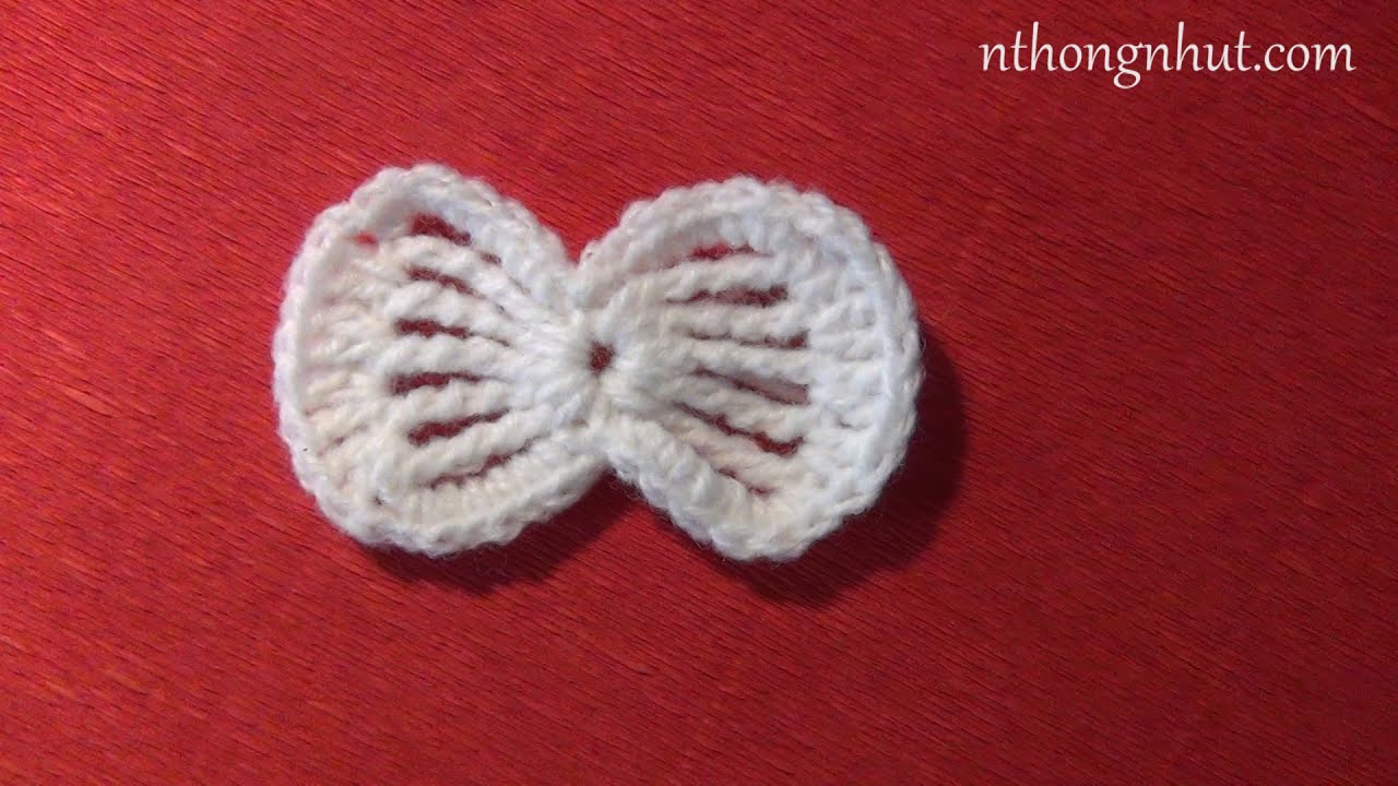 How to Crochet a bow tutorial I Hướng dẫn móc nơ bằng len