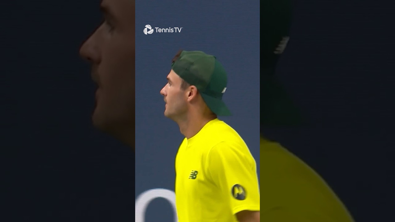 Tommy Paul with an insane skyhook 🤯