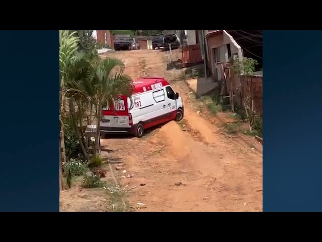 AMBULÂNCIA DO SAMU ATOLA AO TRANSPORTAR PACIENTE