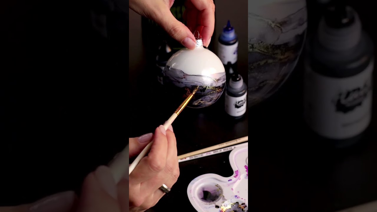 Christmas-DIY: edle Weihnachtskugeln mit Octopus Fluids Alcohol Inks
