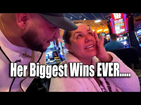 Her Last $200 to win the Biggest Jackpots in her life!!!!