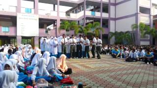Flash Mob - Pharrell Williams Happy Smk Kota Masai
