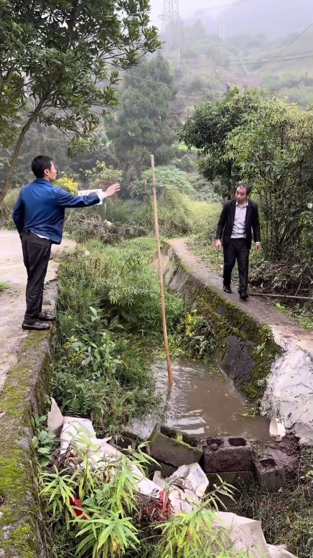 pole to cross the drains #shortsvideo