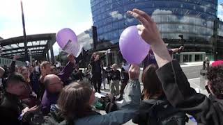 360° video: Purple Train Singalong outside Paddington Elizabeth Line station