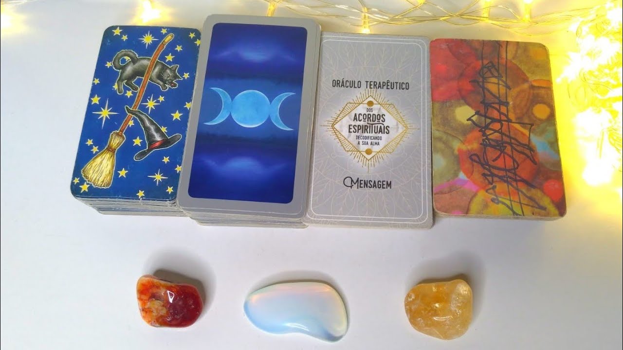 Ele FICA ou SAI da MINHA VIDA Tarot ? O que posso esperar dele ? O que ele sente por mim ?