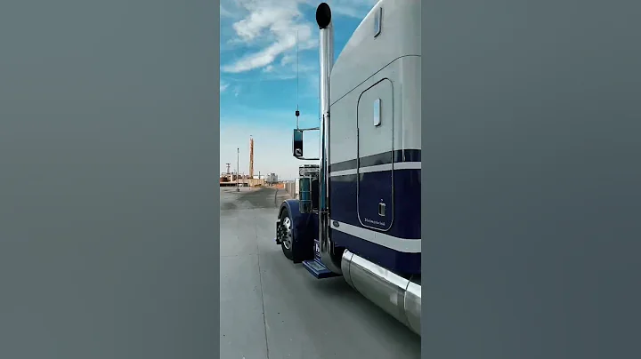 Chad Dixon and his 2001 Peterbilt 379 #vlog #txlar...
