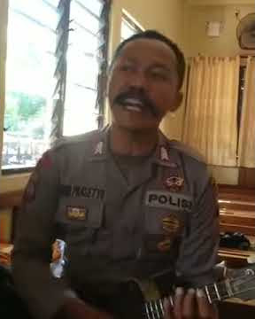 Marjinal Luka kita cover ukulele versi pak polisi