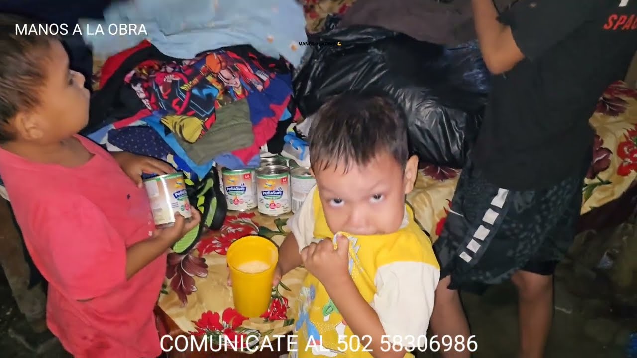 Viven en un pantano. Les enviaron 1 caja desde Estados Unidos y vean que venía. Conocimos a la madre