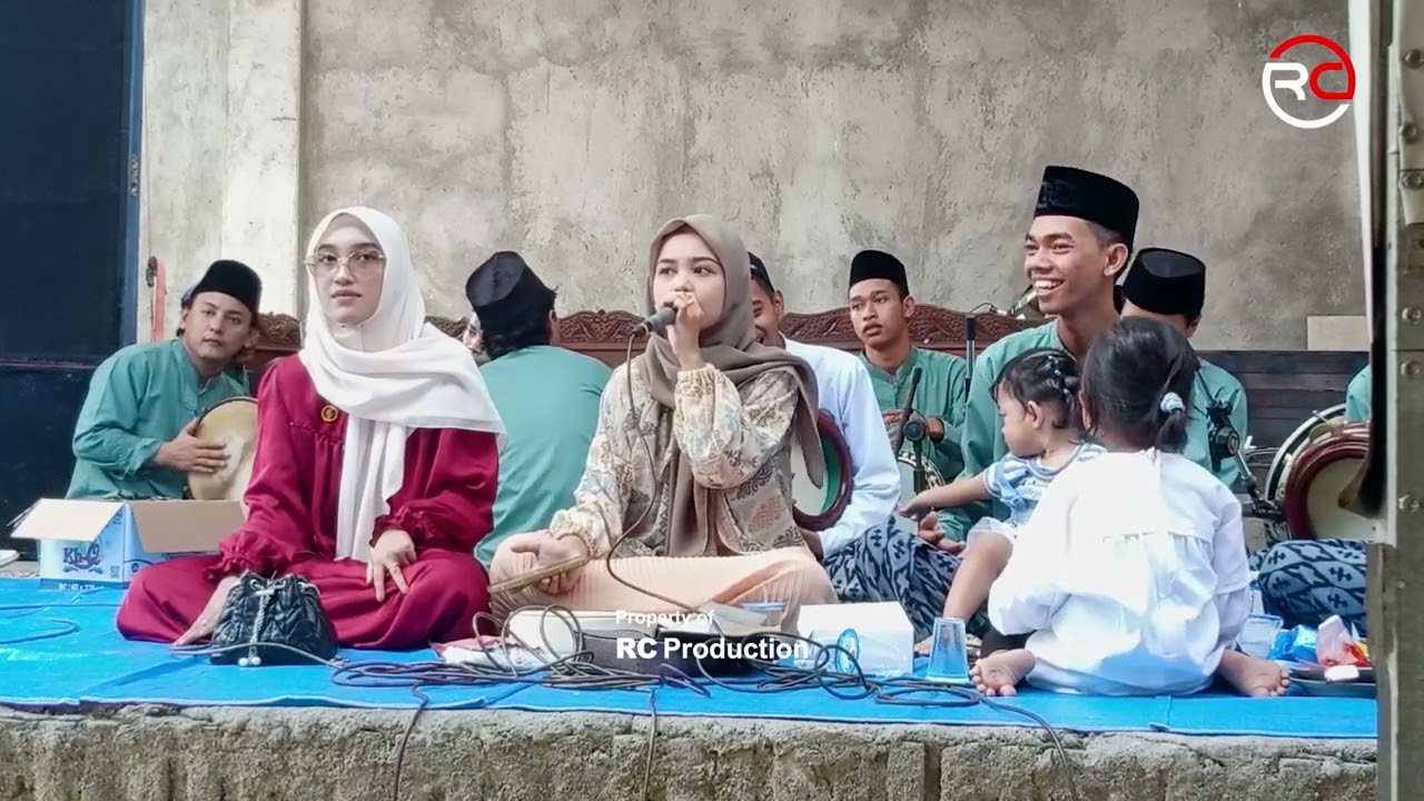 Teman Sejati & Sajadah Merah Voc. Fia II Hadroh Almas Kudus