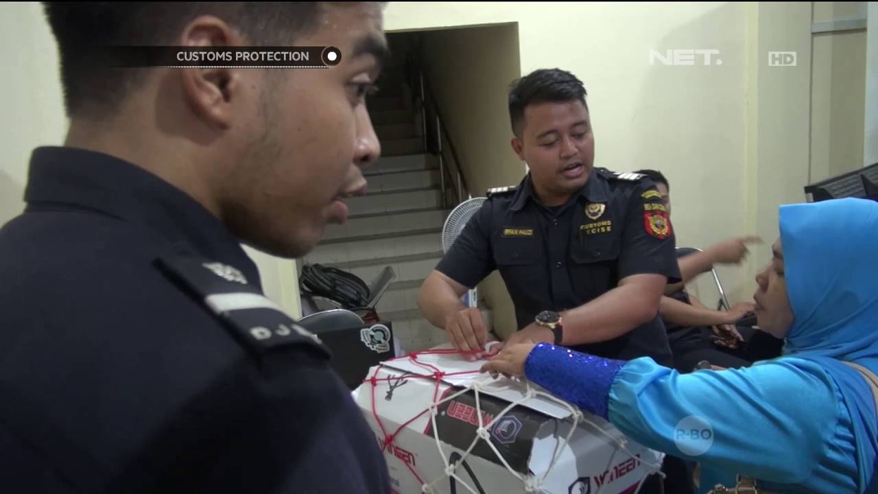 Menyelundupkan Narkoba di Sepatu, Kurir Sabu Tertangkap di Tanjungpinang - Customs Protection