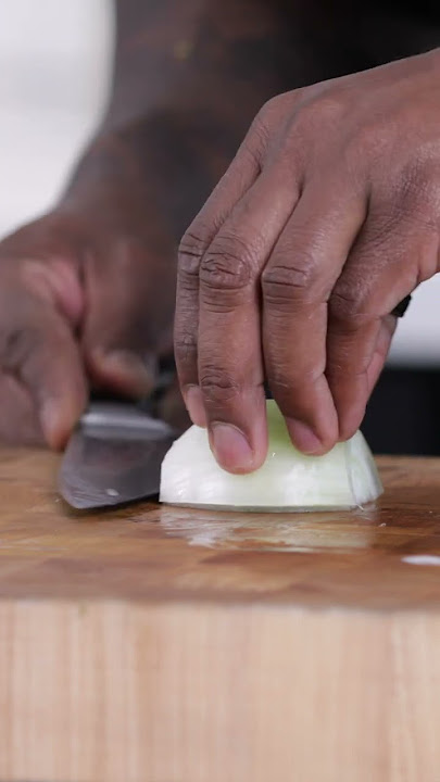 How to Cut Green Onions - IzzyCooking