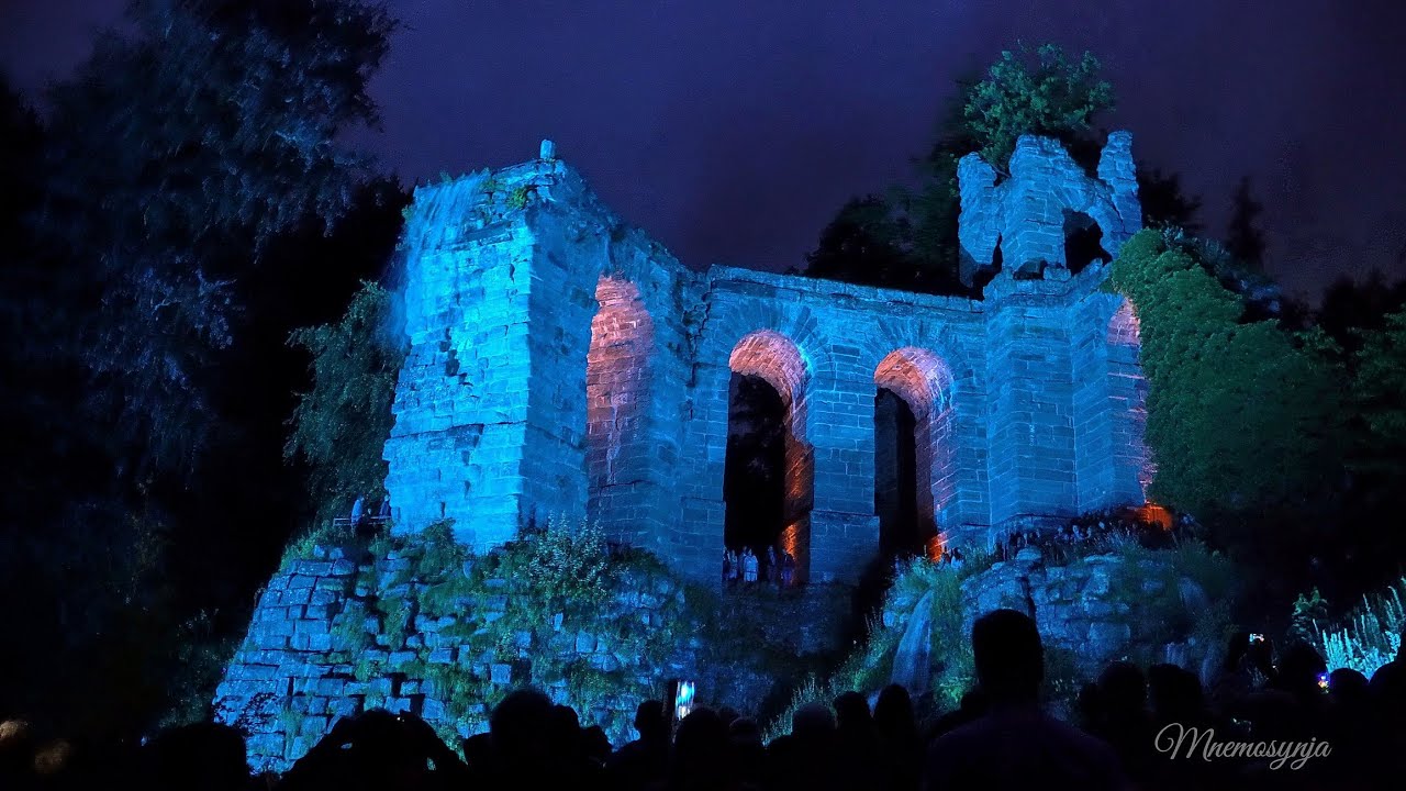 Beleuchtete Wasserspiele im Bergpark Kassel Wilhelmshöhe 2019