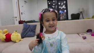 Nil Elsa Kostümü Giydi Çocuk Oyunu Oynadı Komik ve Eğlenceli Oyunlar