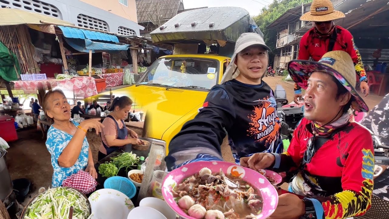 หมู่บ้านกะเหรี่ยงที่อยู่ในเขื่อนเขาแหลม หาข้าวเช้ากินหน่อย