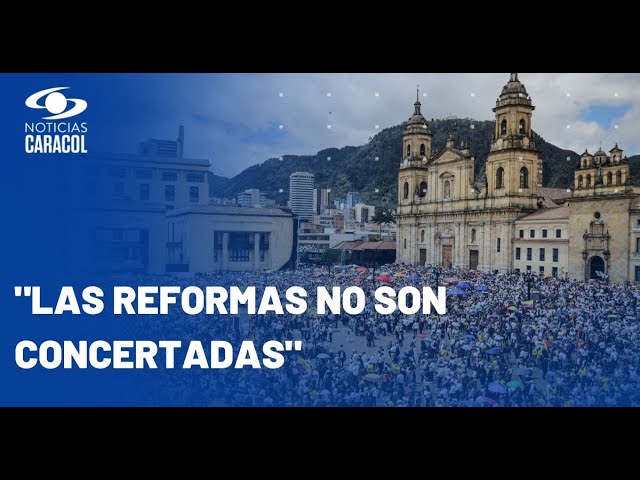 Más de 90 mil colombianos marcharon contra el gobierno de Gustavo Petro