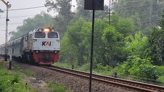 Kereta Yang Jadwal Beramgkaynya Sama. Di Pagi Hari Baik Di Malang Atau Bandung | KA Malabar 2