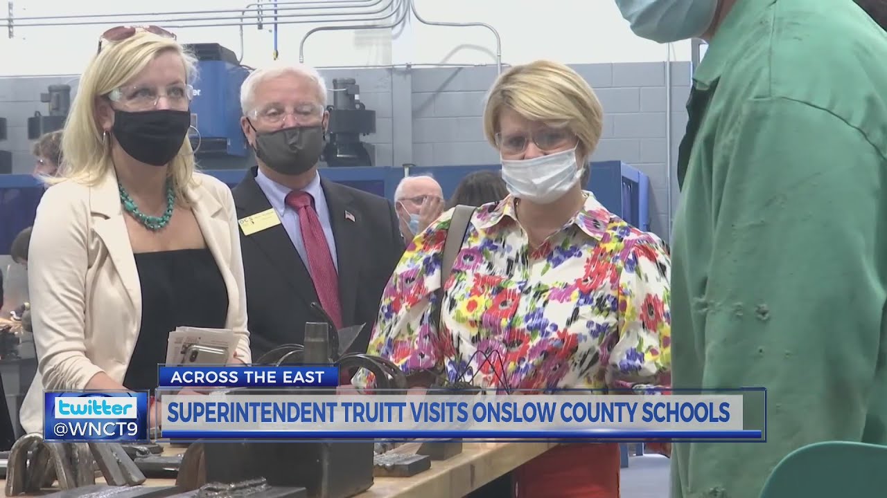 State superintendent of public instruction visits Onslow County Schools