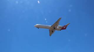 Perth International - Qantaslink Fokker-100