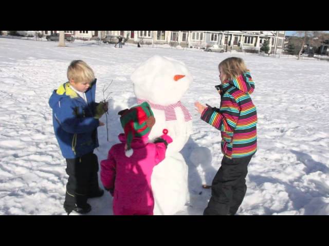 Prepara la temporada de nieve con estos monos de esquí supercuquis y  prácticos