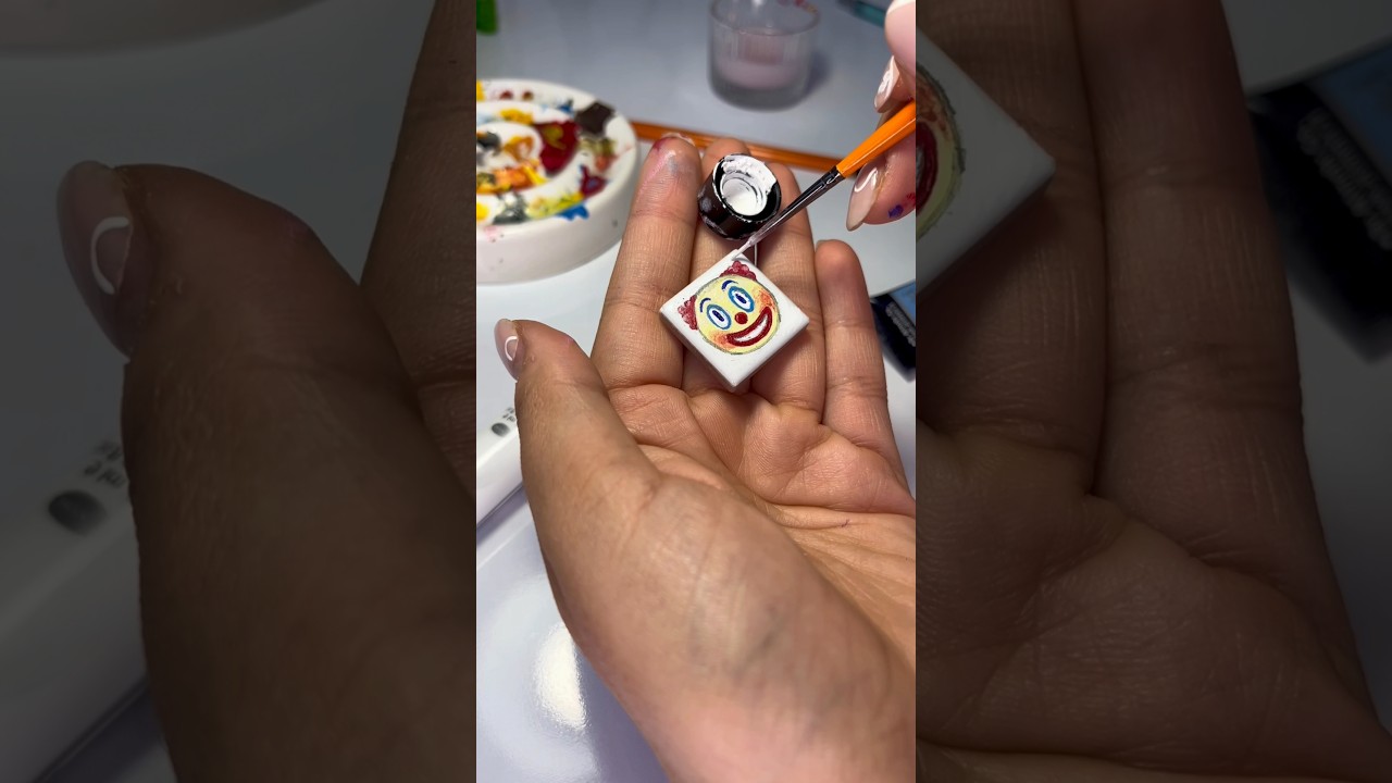 Painting 🤡 Clown Face Emoji 