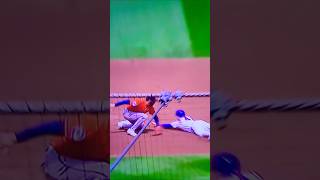 Salazar guns down Armstrong trying to steal! 😲😎💪🏾 #mlb #wow #shorts #astros #cubs
